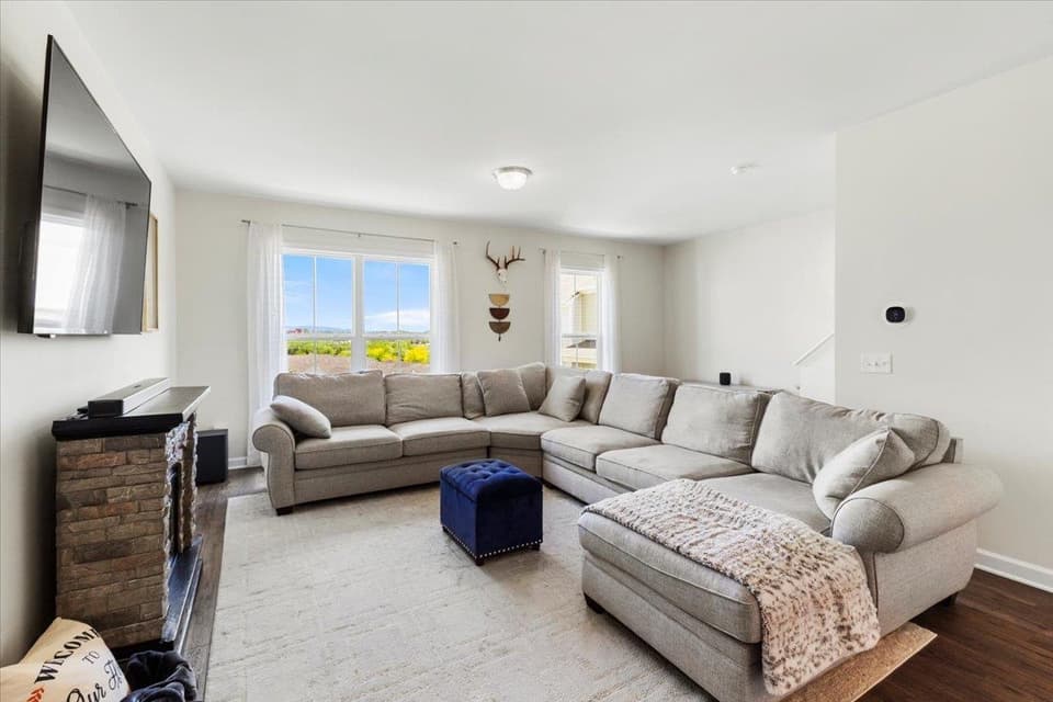 465 John Adams Drive, photo 24 of 40
