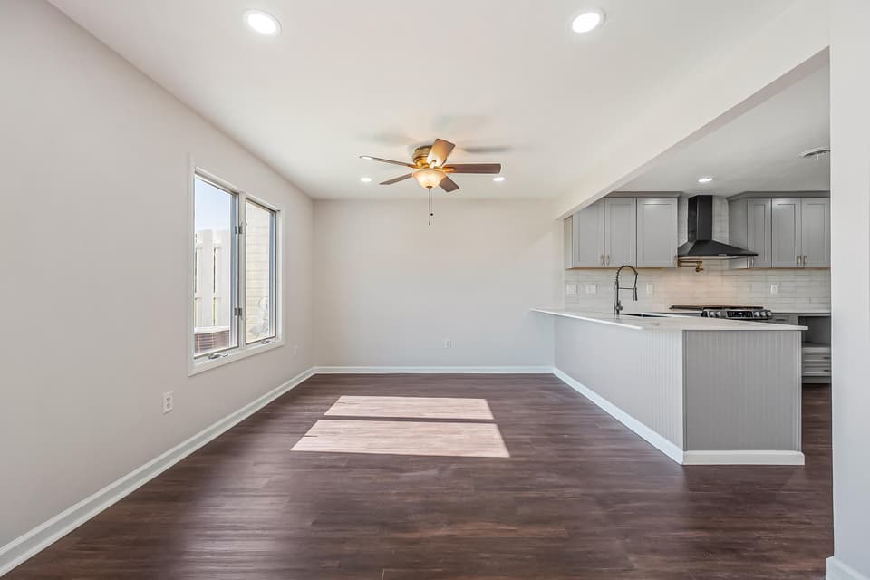 10 Patricia Lane SE, photo 8 of 36