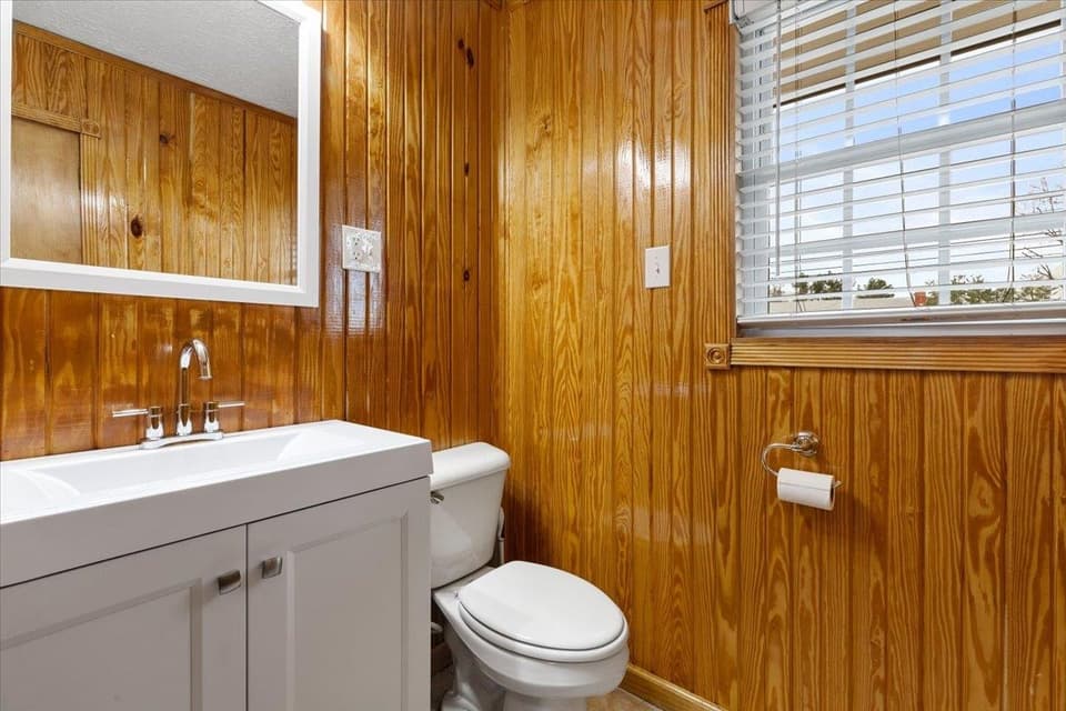106 Miller Street SE, photo 29 of 40
