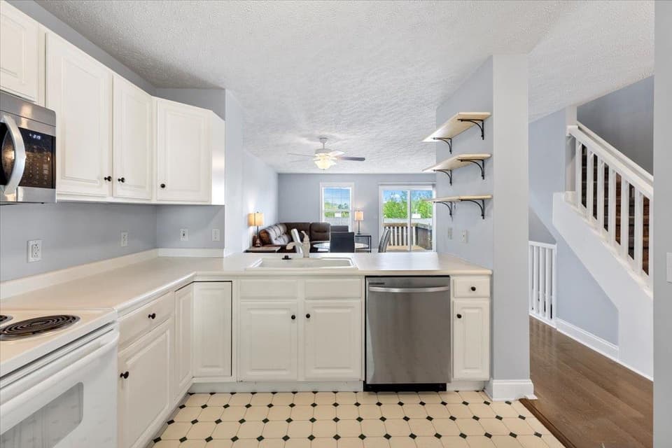 1535 Providence Boulevard, photo 10 of 40