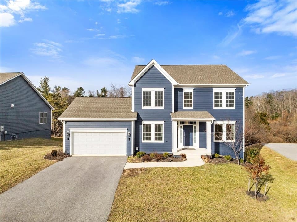 820 Jefferson Circle, photo 2 of 40