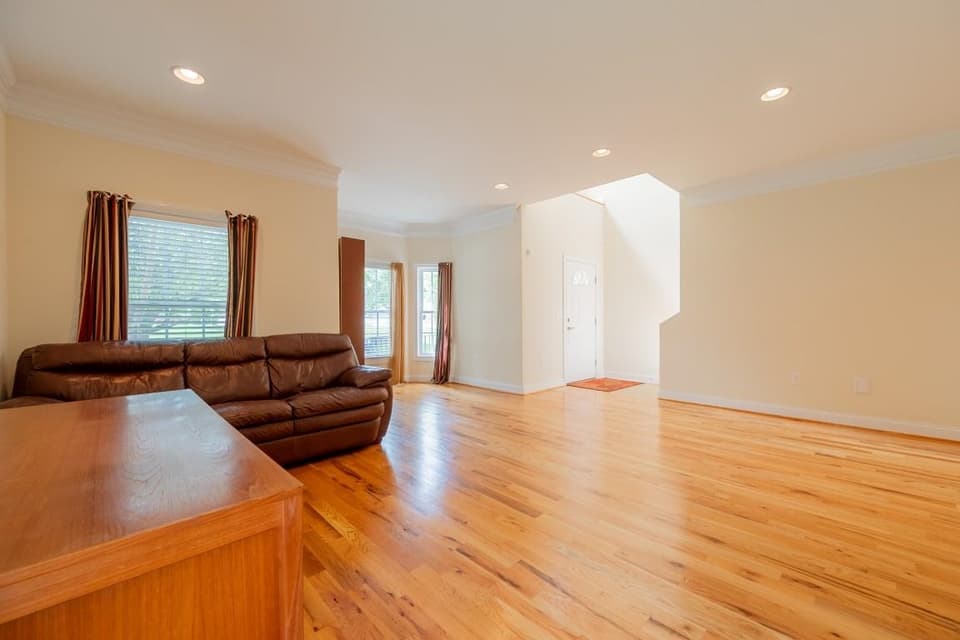 90 Phoenix Boulevard, photo 9 of 40