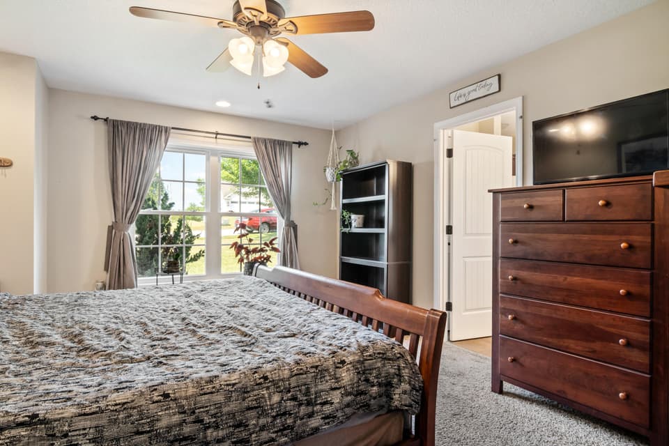60 Florence Drive, photo 11 of 40