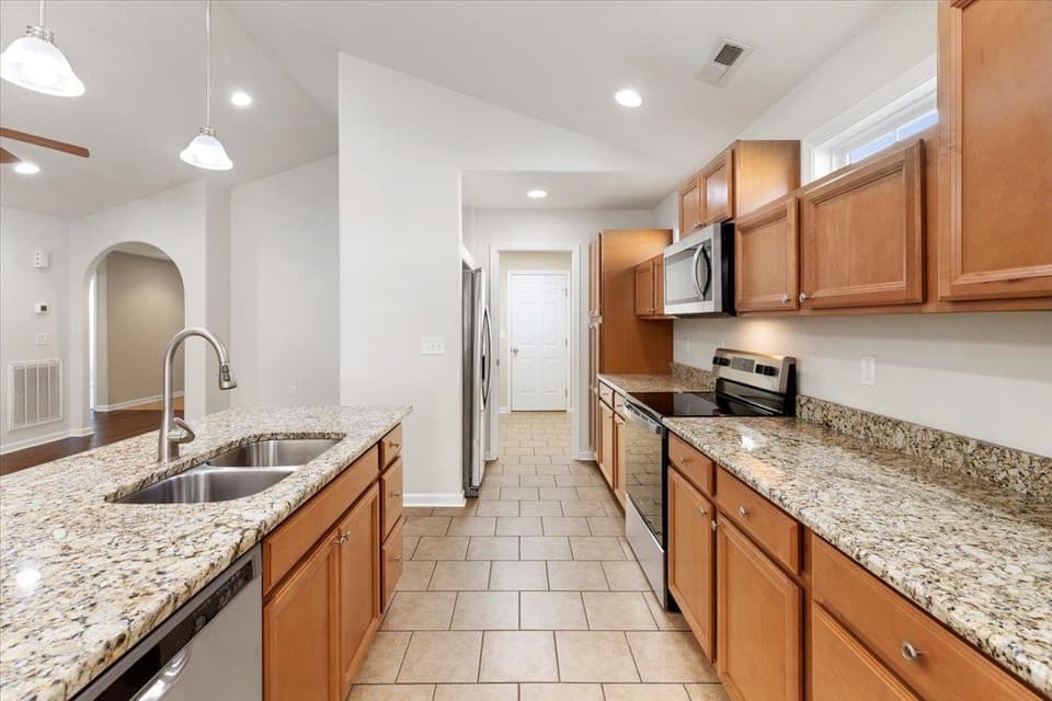 2045 Giles Drive SE, photo 18 of 40