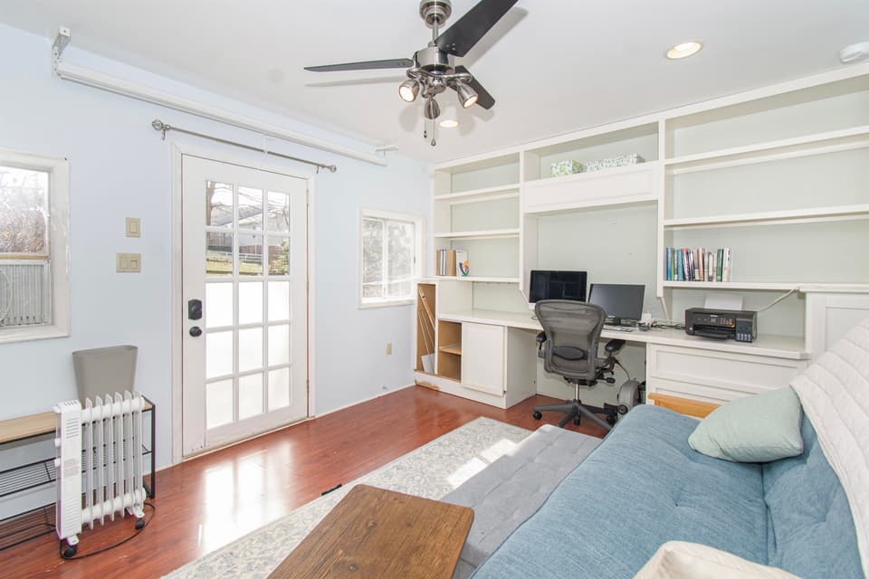 410 Miller Street SE, photo 33 of 40