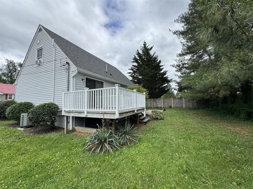 200 Craig Street, photo 6 of 40