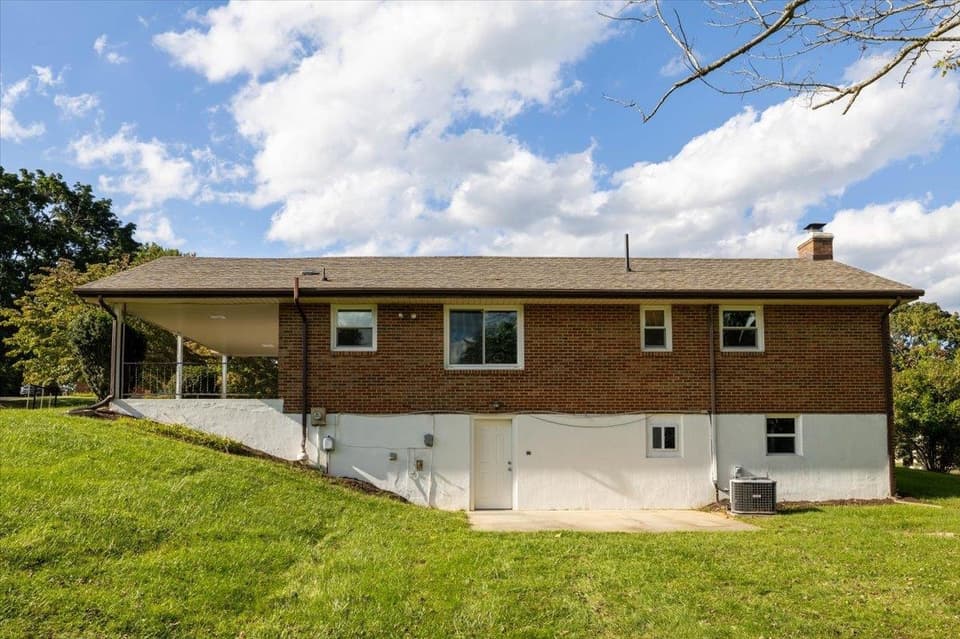 130 Greenway Drive, photo 24 of 30