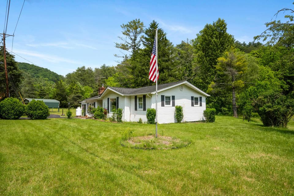 2944 Pilot Road, photo 9 of 40