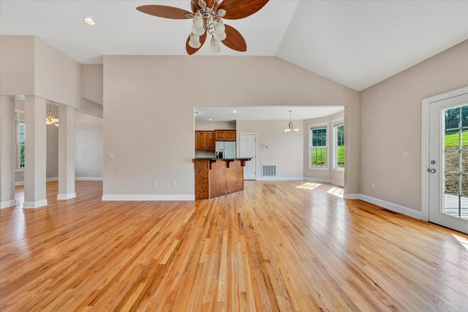 2075 Lake Vista Dr, photo 13 of 38