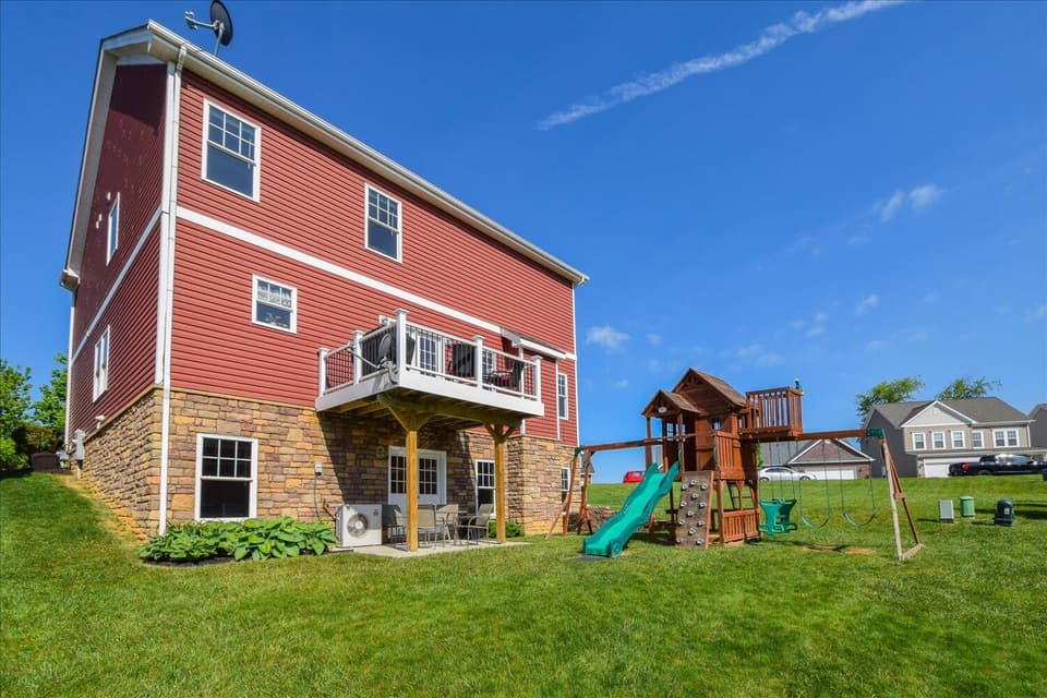 300 Roudabush Dr NW, photo 32 of 38