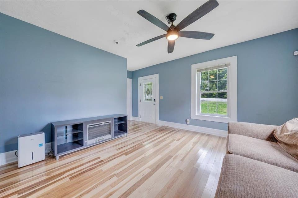 340 Montgomery Street, photo 6 of 32