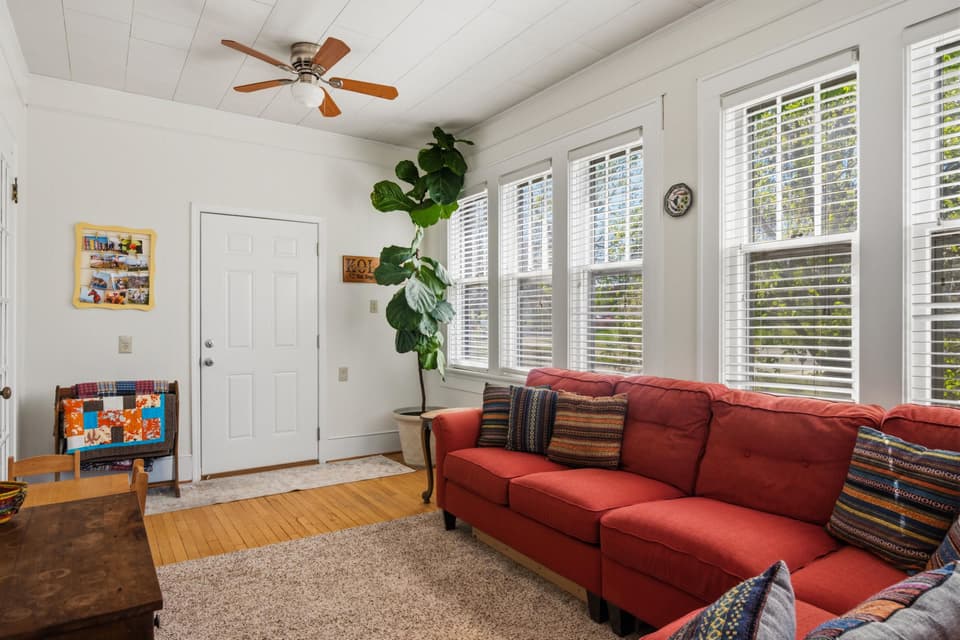 805 W Main Street, photo 16 of 40