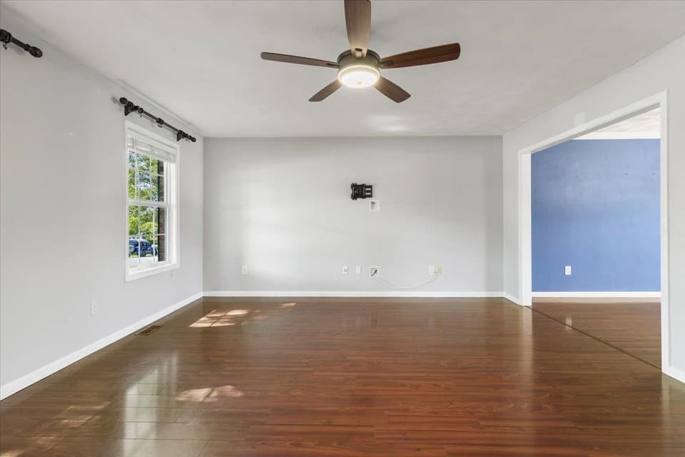 305 Sequoia Circle, photo 10 of 40