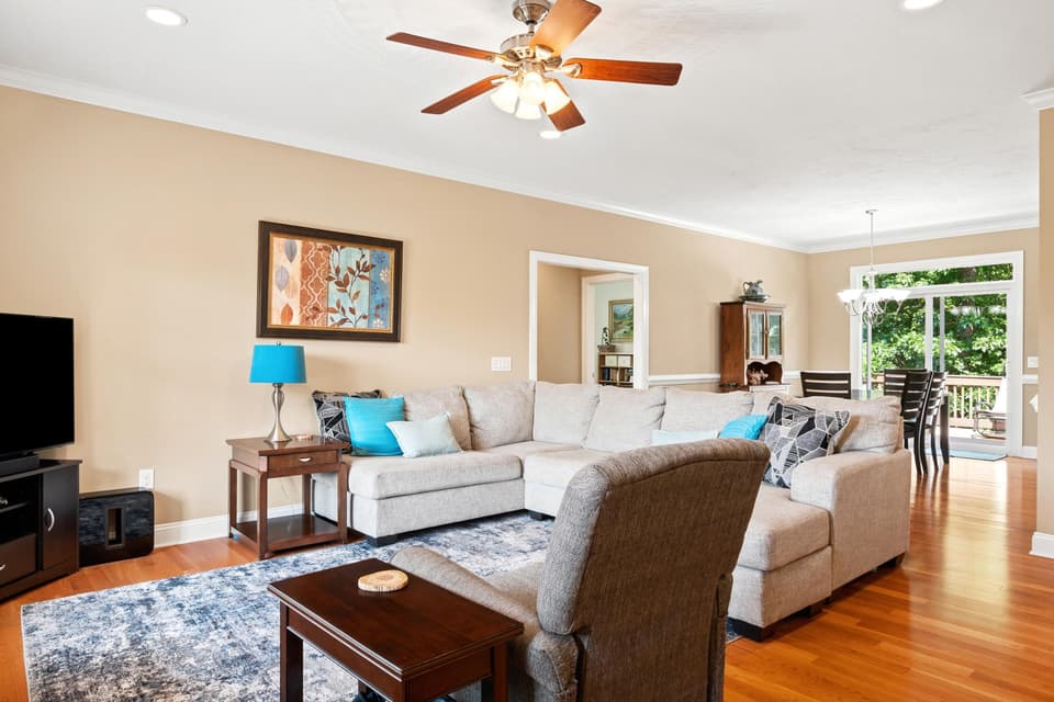 925 Brooklyn Avenue, photo 5 of 40