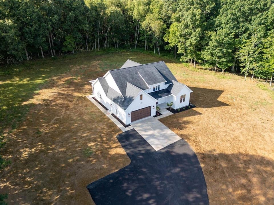 4480 Fairview Drive, photo 8 of 36