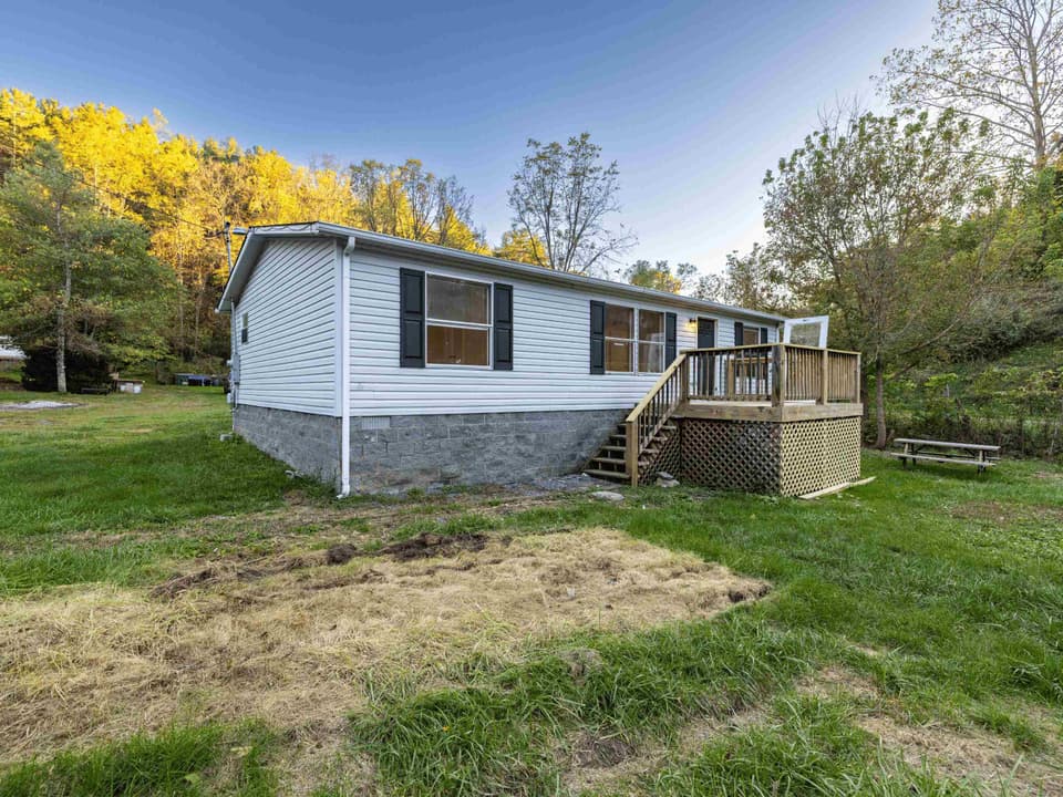 2619 Den Hill Road, photo 2 of 25