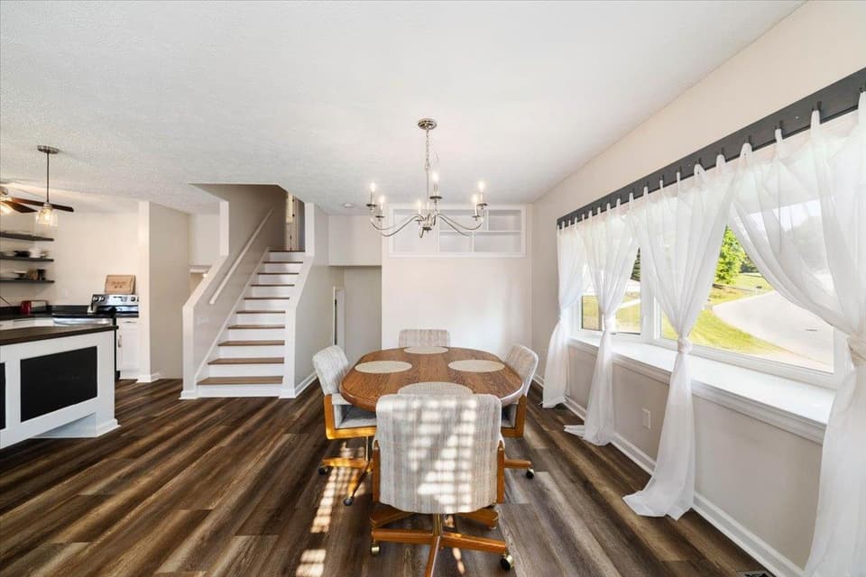 870 Cambria Street NW, photo 6 of 40