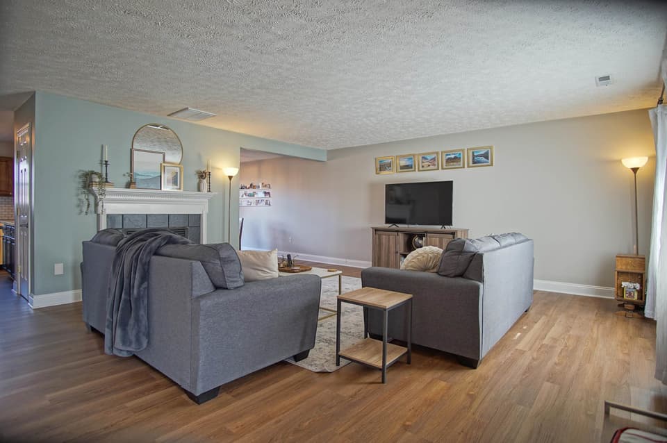 375 Oak Tree Boulevard, photo 3 of 34