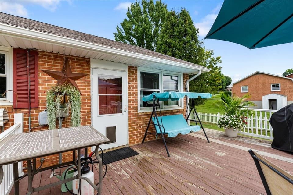 115 Gum Drive, photo 14 of 40