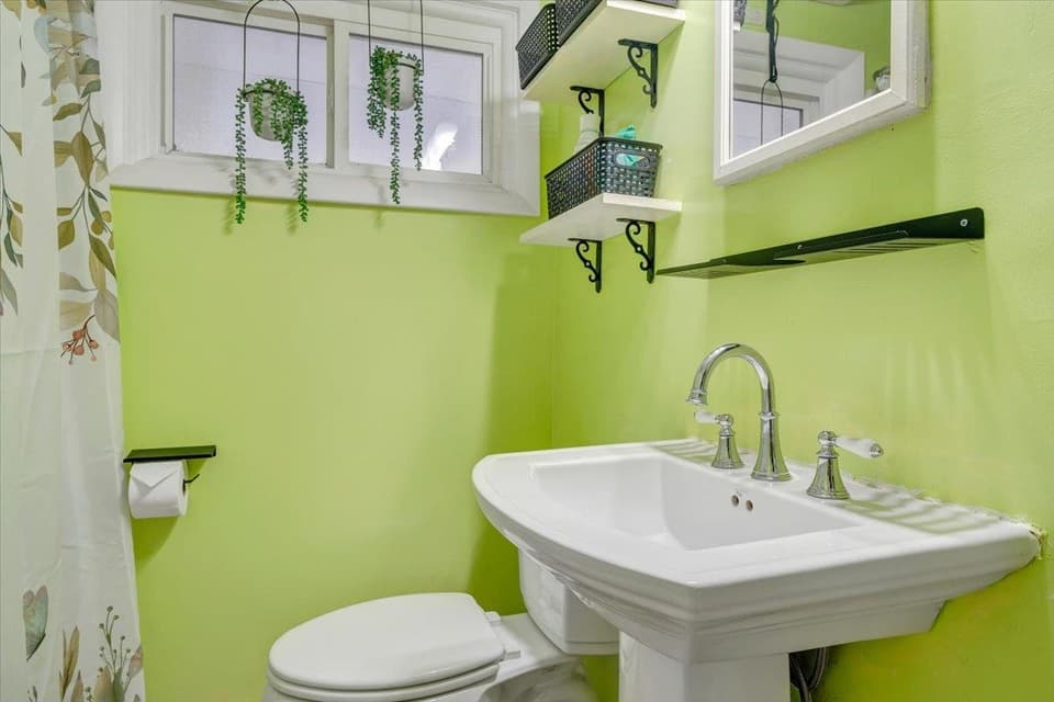 100 Roseland Drive SW, photo 18 of 35