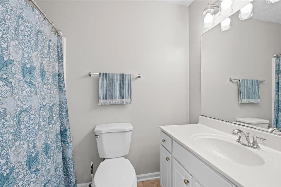 125 SE Jennifer Street, photo 11 of 27