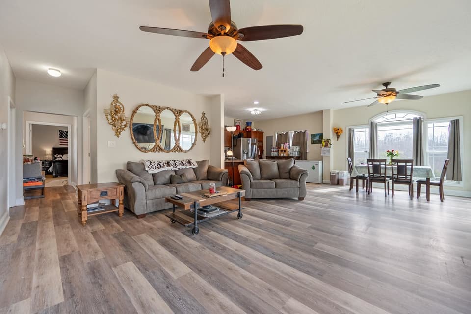 285 Easy Street, photo 7 of 40