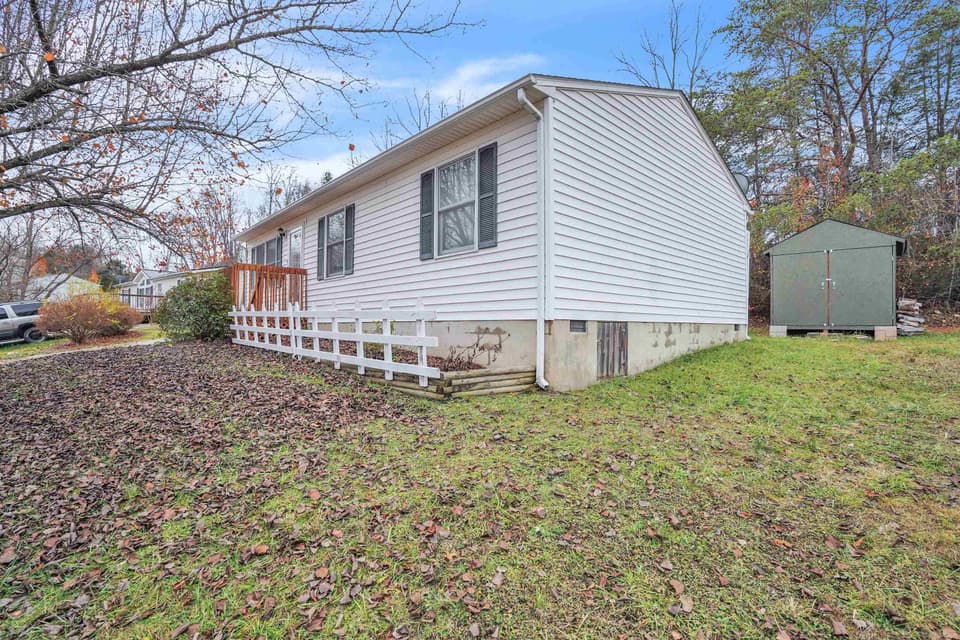 3375 Springview Drive, photo 3 of 25