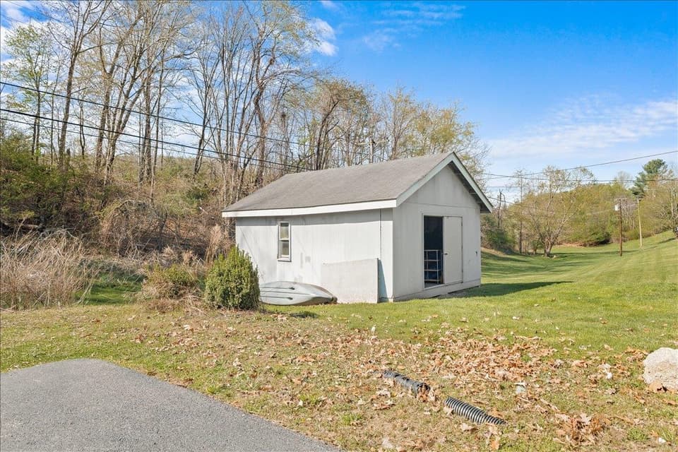 310 Overland Drive, photo 29 of 37