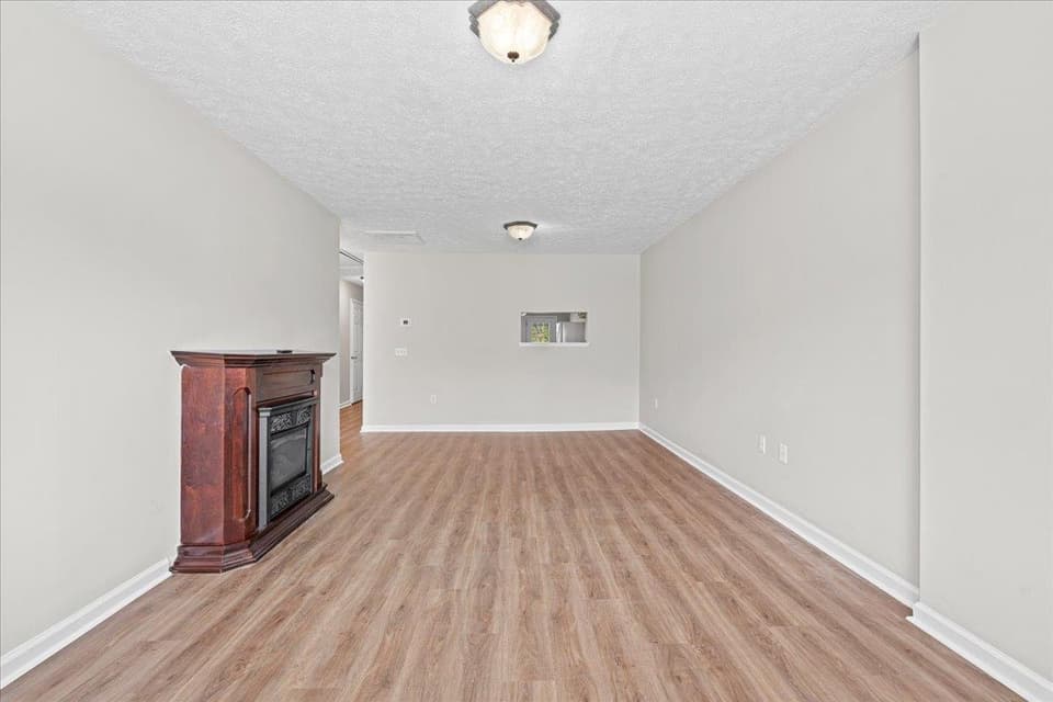 125 SE Jennifer Street, photo 4 of 27