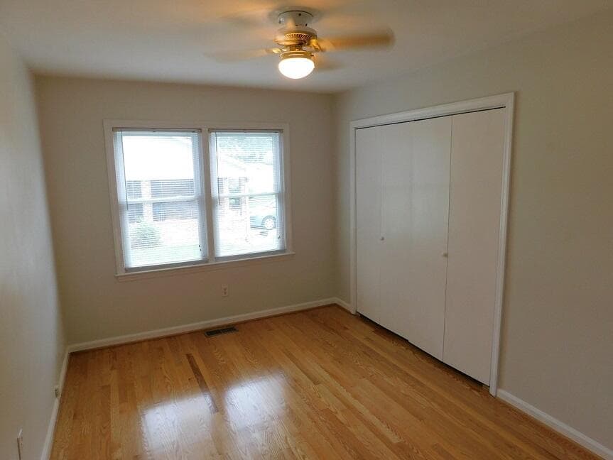 310 Hickory Dr SW, photo 11 of 30