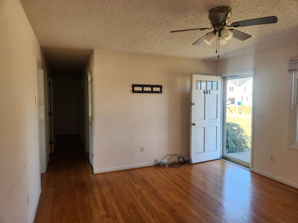 685 Starlight Drive, photo 9 of 30