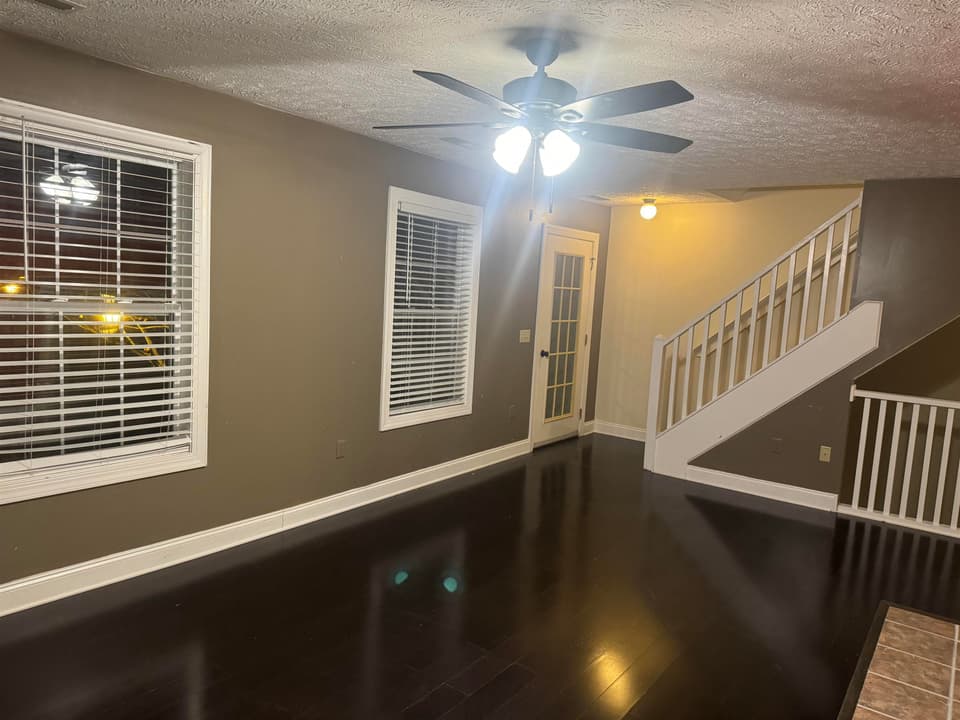 425 Silver Leaf Drive, photo 4 of 29