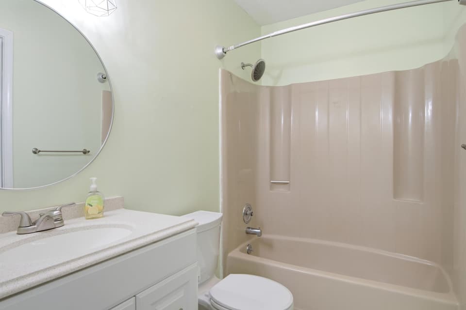 315 Cherokee Drive Unit B, photo 17 of 32
