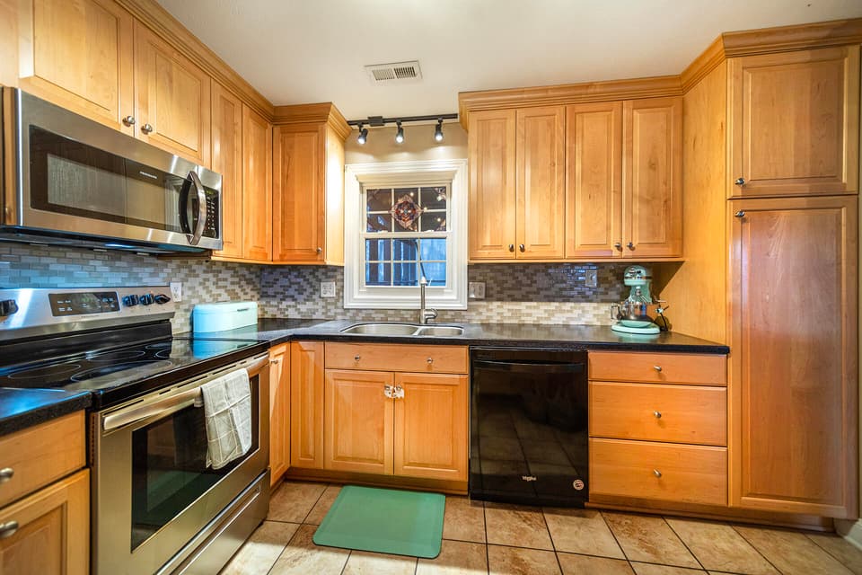 345 Mulberry Dr SW, photo 9 of 39