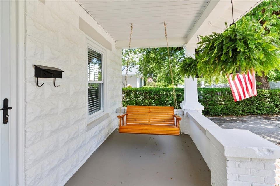 612 E Main Street, photo 10 of 40
