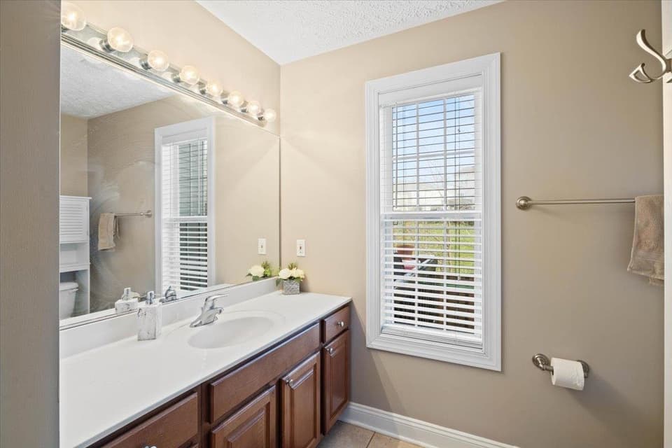 705 Oak Tree Boulevard NW, photo 11 of 31
