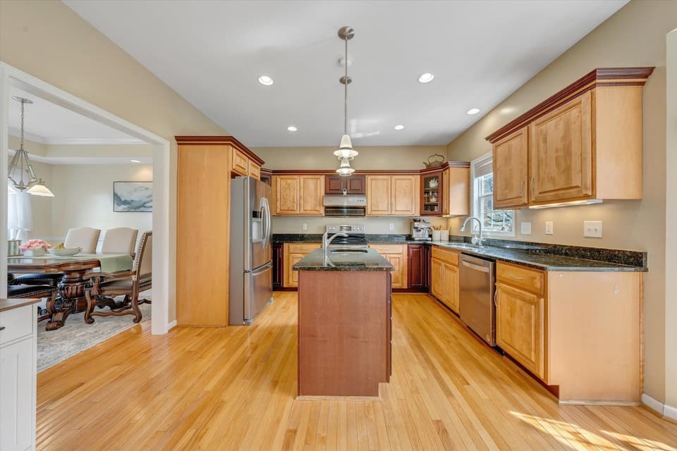 2065 Lake Vista Drive, photo 18 of 40