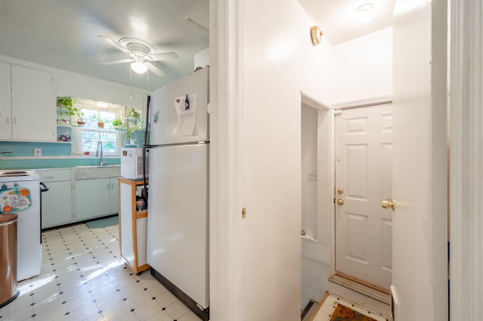 810 College St NW, photo 30 of 38