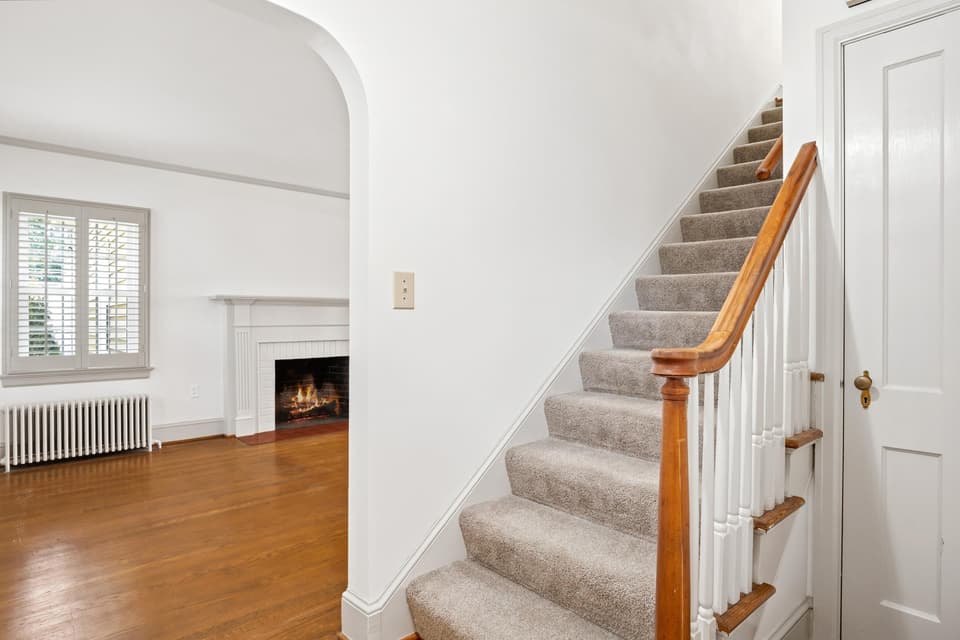 660 W Main Street, photo 18 of 40