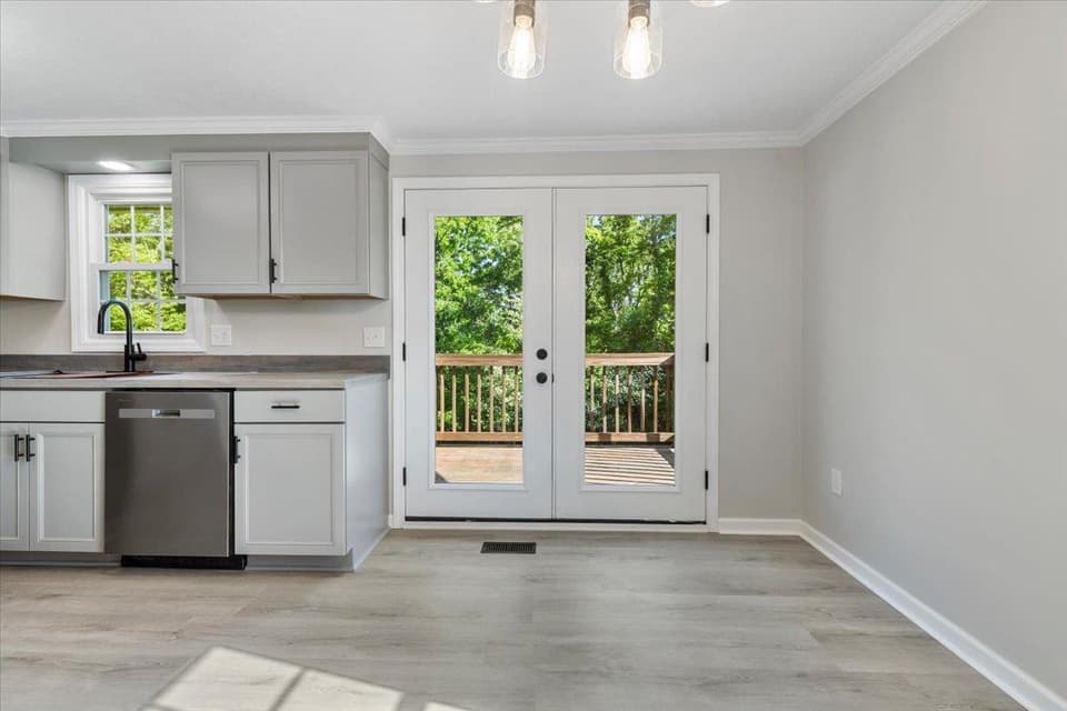 325 Mulberry Drive, photo 12 of 40