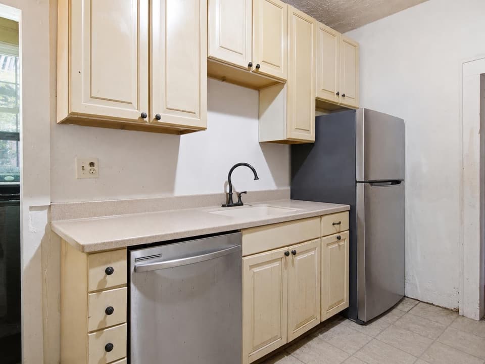106 Roanoke Street, photo 14 of 24