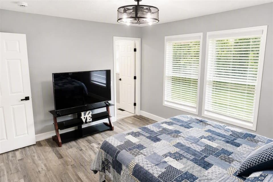 455 Stone Street, photo 19 of 36