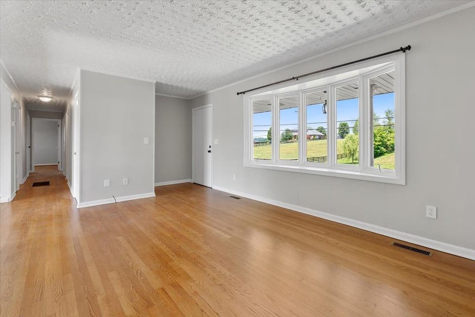 2105 Childress Road, photo 12 of 40