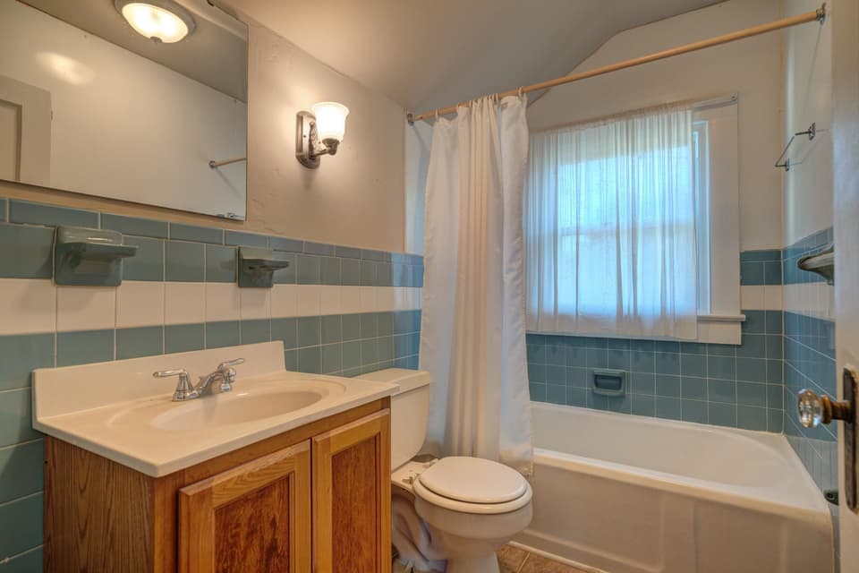 110 Lester Street, photo 39 of 40