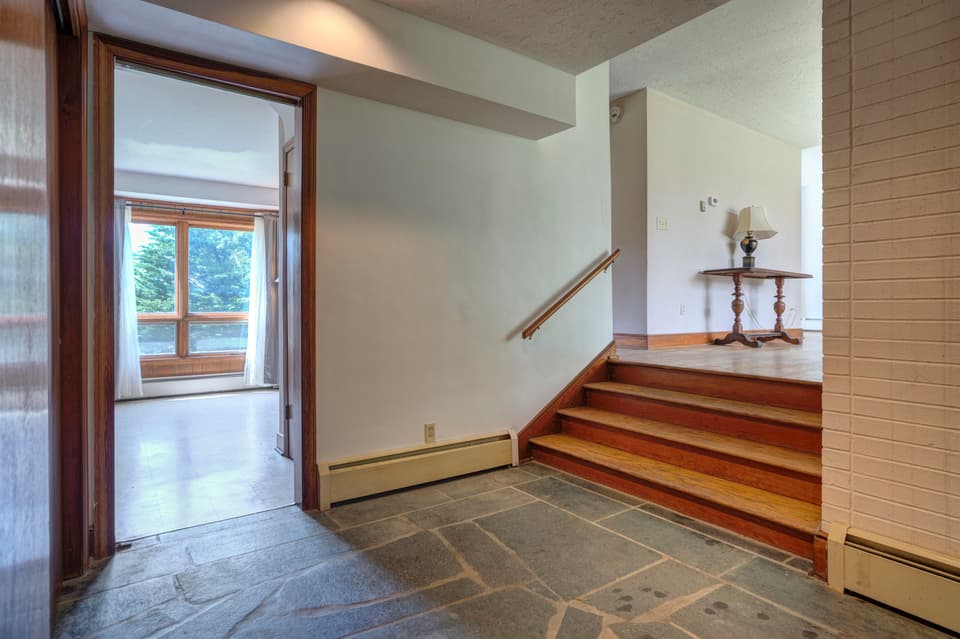 345 Overhill Road, photo 5 of 40