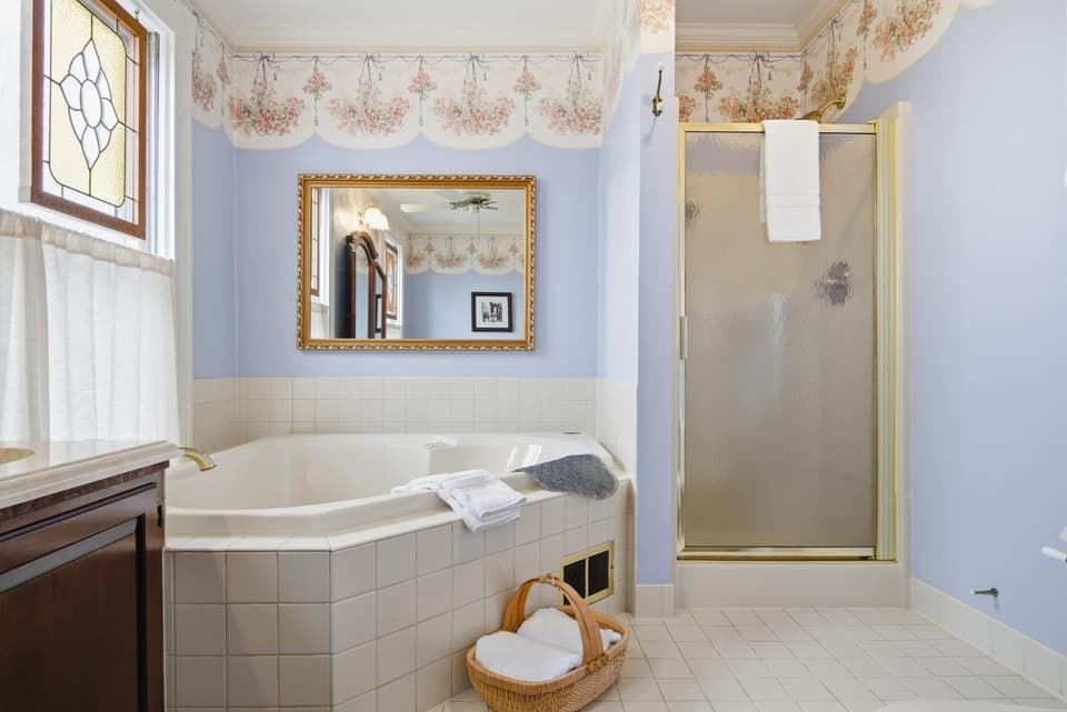 311 E Main Street, photo 18 of 40