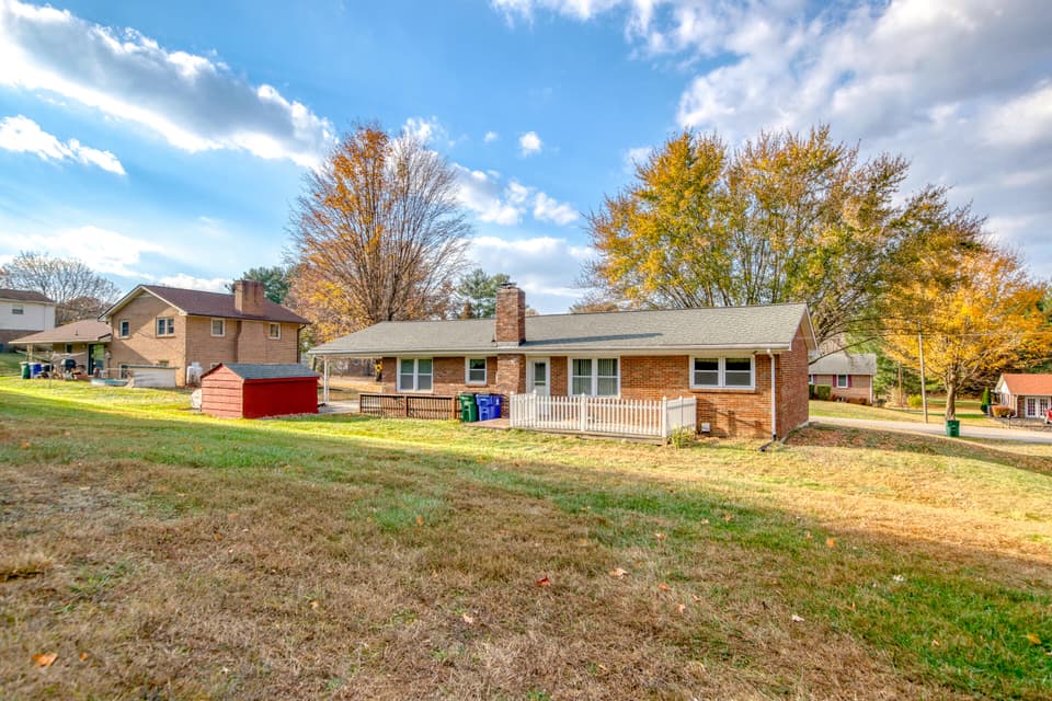 345 Maple Drive, photo 34 of 40