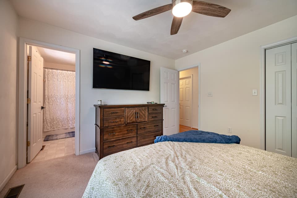 200 Wistaria Drive, photo 19 of 34