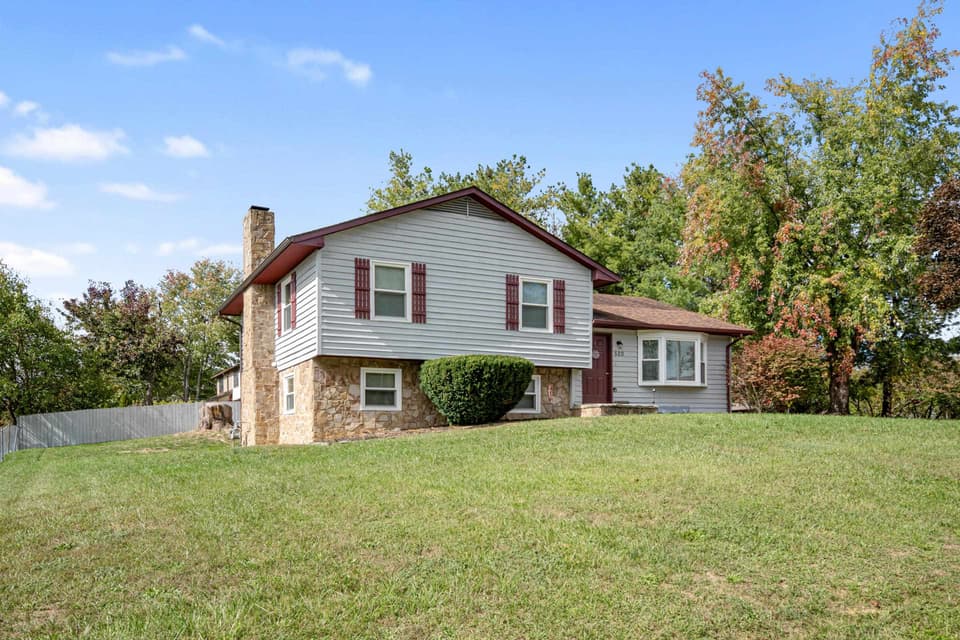 520 Hemlock Street, photo 2 of 40