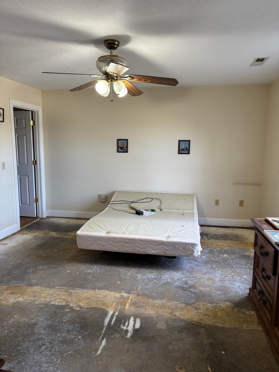 275 Gold Leaf Drive, photo 13 of 25